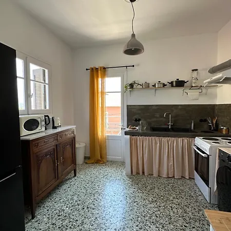 The Lassis 15 House Apartment *