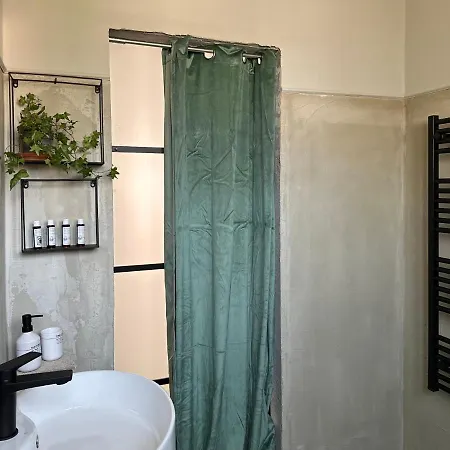 The Lassis 15 House דירה